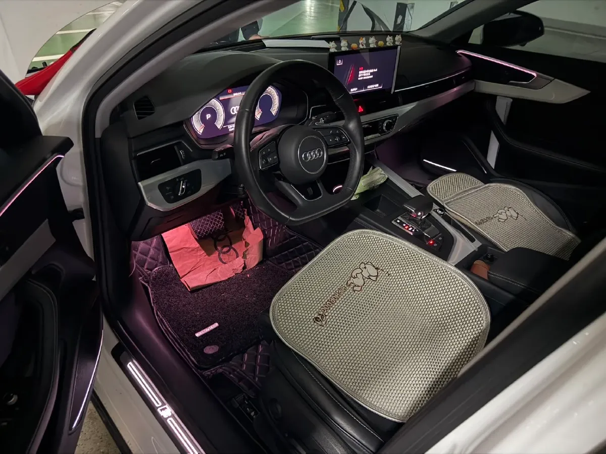 2022 Audi A4L 2.0T 190HP L4 7DCT,autocango,china used car exporter,china ev exporter,chinese used car exporter,chinese used ev exporter