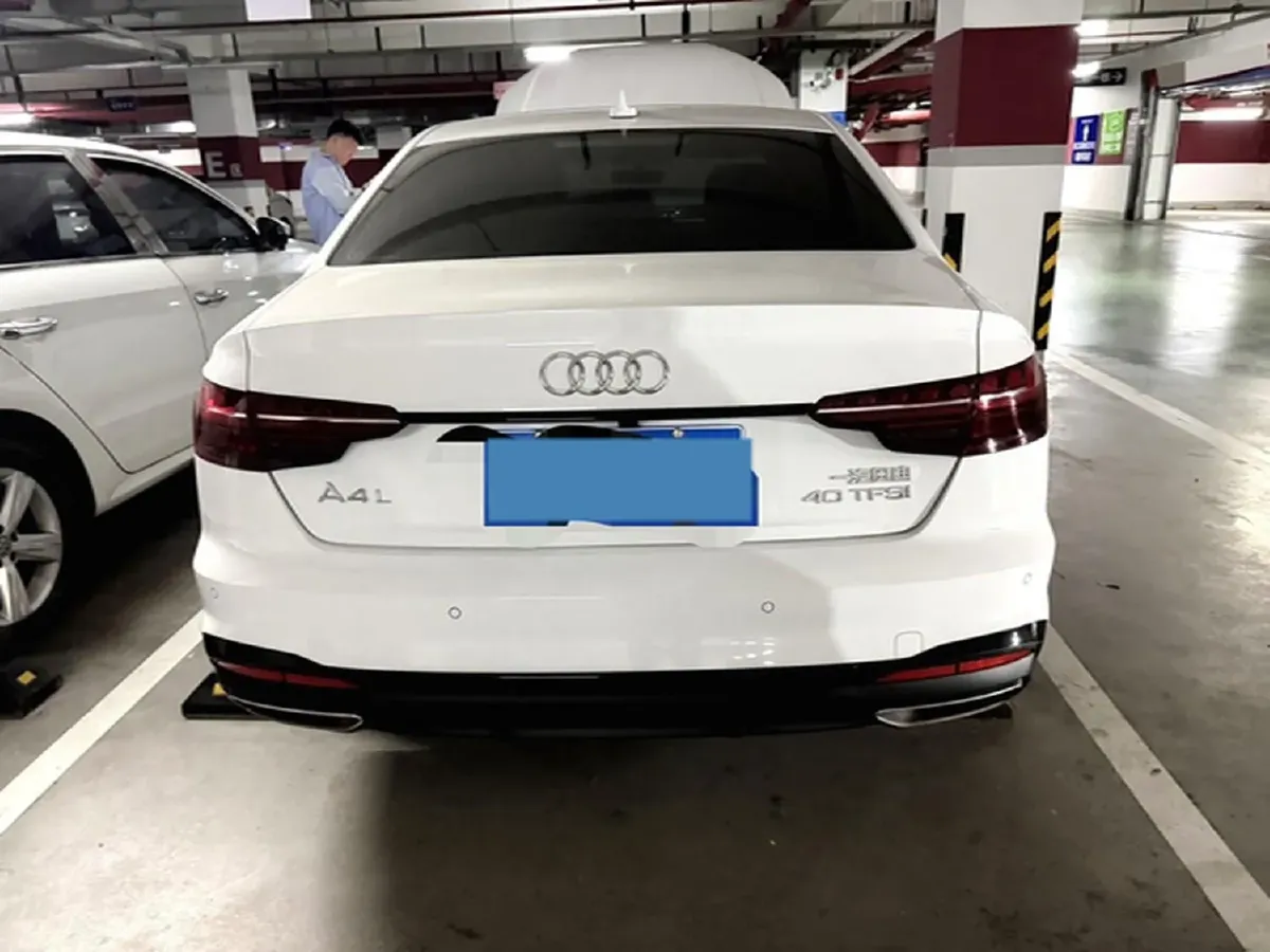 2022 Audi A4L 2.0T 190HP L4 7DCT,autocango,china used car exporter,china ev exporter,chinese used car exporter,chinese used ev exporter