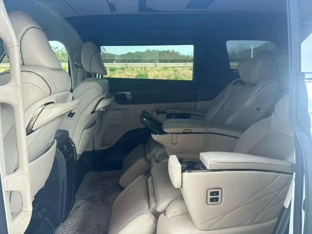 2024 Toyota Alphard 2.5L 190HP L4 E-CVT Hybrid,autocango,china used car exporter,china ev exporter,chinese used car exporter,chinese used ev exporter