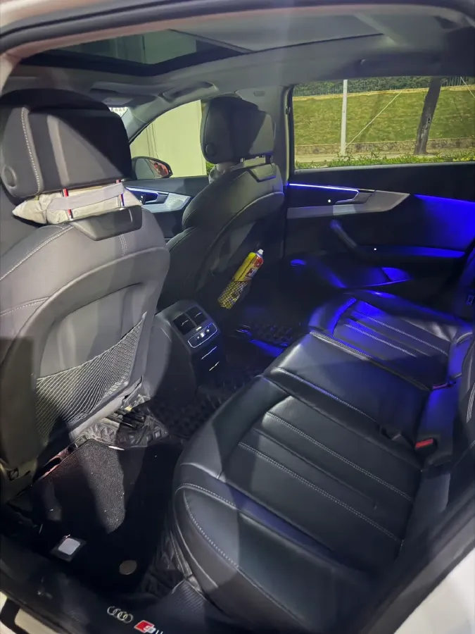 2023 Audi A4L 2.0T 190HP L4 7DCT,autocango,china used car exporter,china ev exporter,chinese used car exporter,chinese used ev exporter