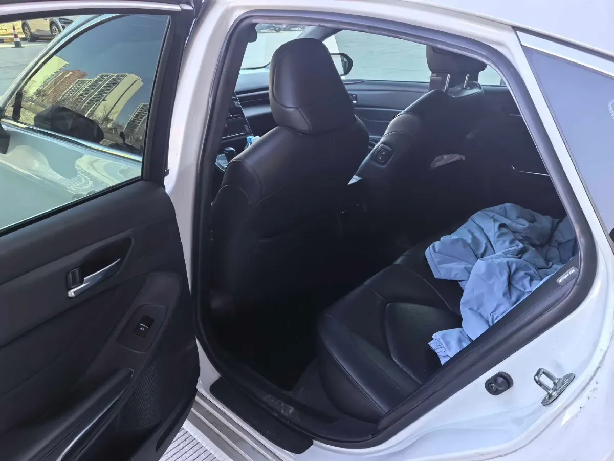 2021 Toyota Avalon 2.5L 209HP L4 8AT,autocango,china used car exporter,china ev exporter,chinese used car exporter,chinese used ev exporter