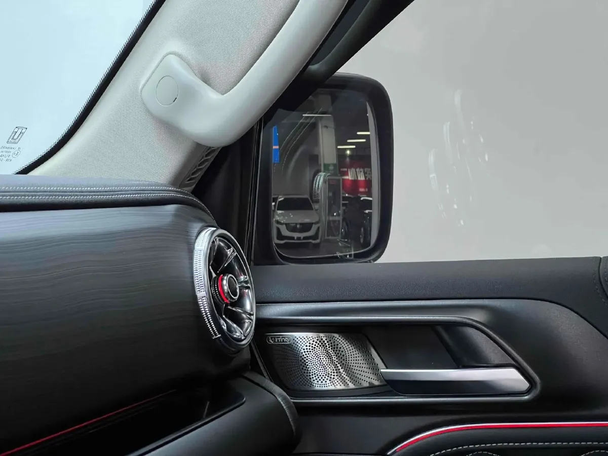 2023 Tank 300 2.0T 227HP L4 8AT,autocango,china used car exporter,china ev exporter,chinese used car exporter,chinese used ev exporter