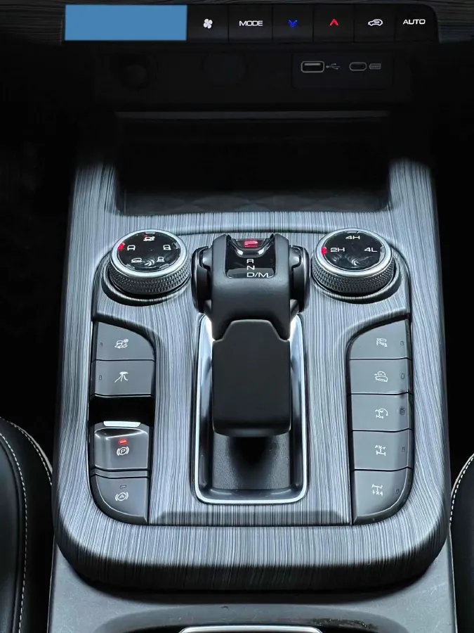 2023 Tank 300 2.0T 227HP L4 8AT,autocango,china used car exporter,china ev exporter,chinese used car exporter,chinese used ev exporter