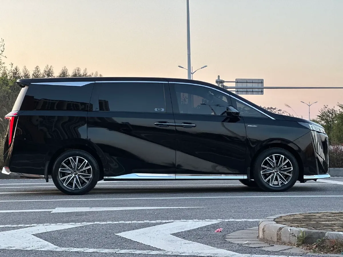 2024 GAC Trumpchi M8 2.0T 252HP L4 8AT,autocango,china used car exporter,china ev exporter,chinese used car exporter,chinese used ev exporter