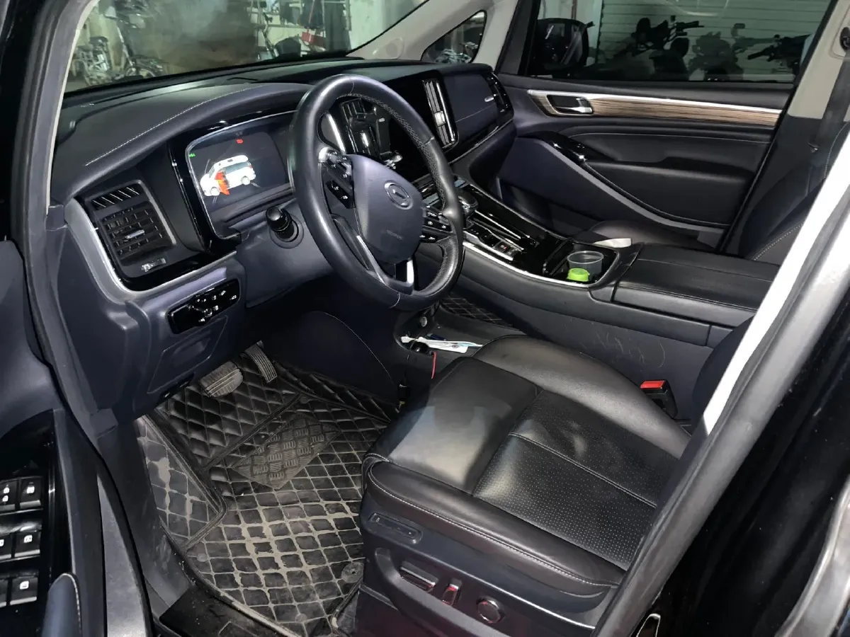 2021 GAC Trumpchi M8 2.0T 252HP L4 8AT,autocango,china used car exporter,china ev exporter,chinese used car exporter,chinese used ev exporter