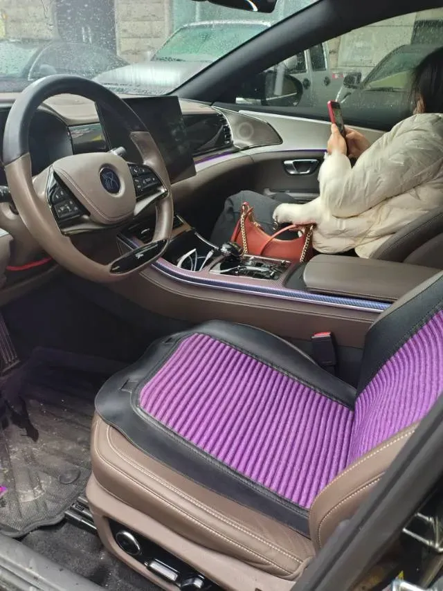 2024 BYD Han BEV 60.48KWH,autocango,china used car exporter,china ev exporter,chinese used car exporter,chinese used ev exporter