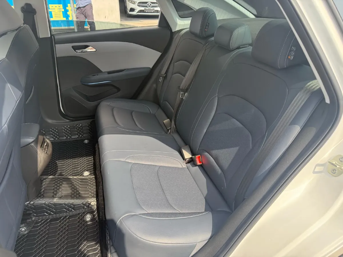 2024 Chevrolet Monza 1.5L 113HP L4 6DCT,autocango,china used car exporter,china ev exporter,chinese used car exporter,chinese used ev exporter