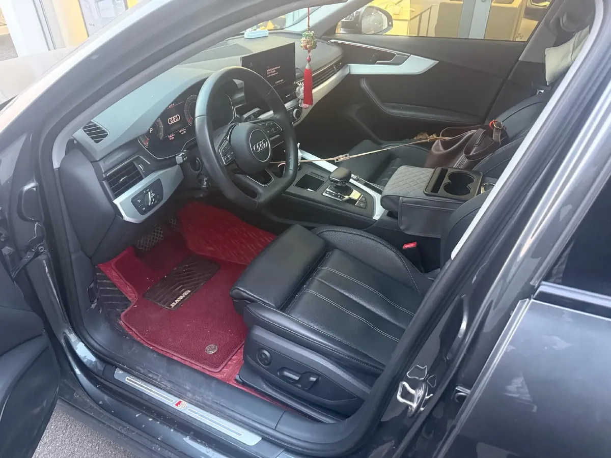 2022 Audi A4L 2.0T 190HP L4 7DCT,autocango,china used car exporter,china ev exporter,chinese used car exporter,chinese used ev exporter