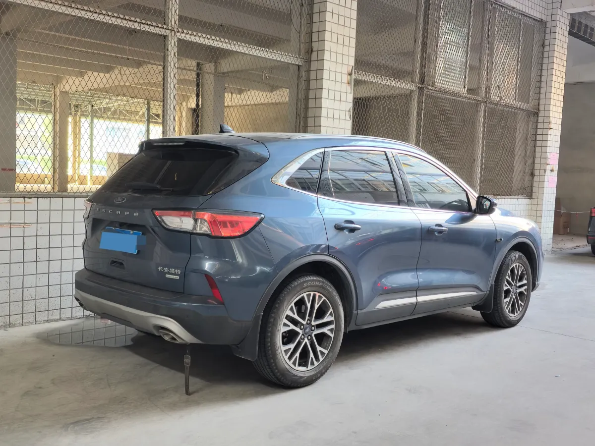 2020 Ford Escape 2.0T 248HP L4 8AT,autocango,china used car exporter,china ev exporter,chinese used car exporter,chinese used ev exporter