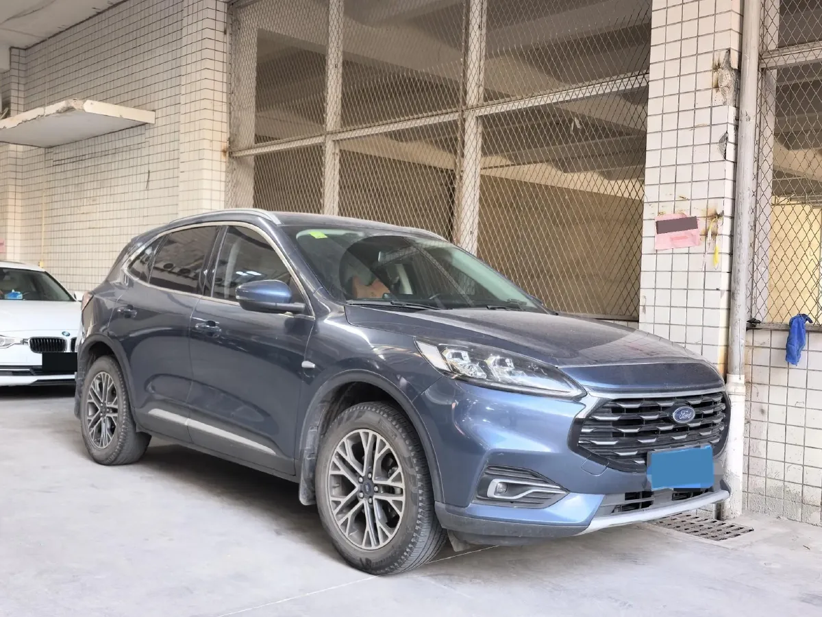 2020 Ford Escape 2.0T 248HP L4 8AT,autocango,china used car exporter,china ev exporter,chinese used car exporter,chinese used ev exporter