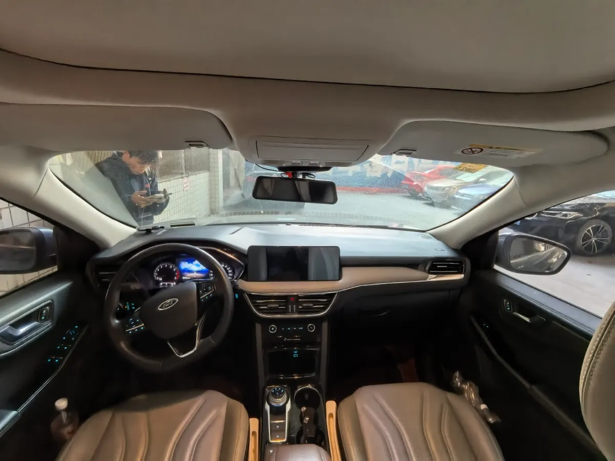 2020 Ford Escape 2.0T 248HP L4 8AT,autocango,china used car exporter,china ev exporter,chinese used car exporter,chinese used ev exporter