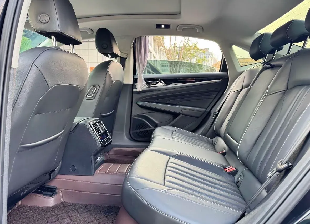 2023 Volkswagen Passat 2.0T 186HP L4 7DCT,autocango,china used car exporter,china ev exporter,chinese used car exporter,chinese used ev exporter