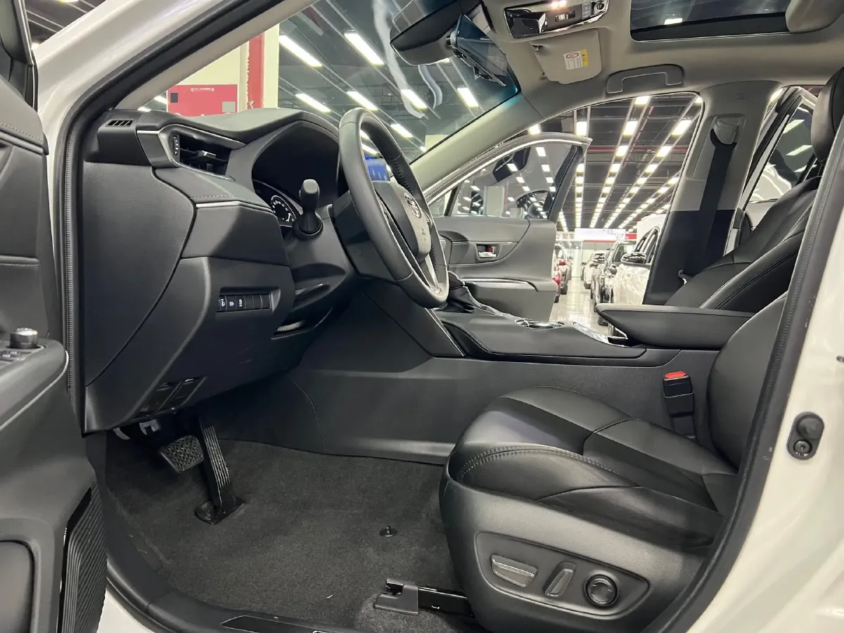 2022 Toyota Harrier 2.0L 171HP L4 CVT,autocango,china used car exporter,china ev exporter,chinese used car exporter,chinese used ev exporter