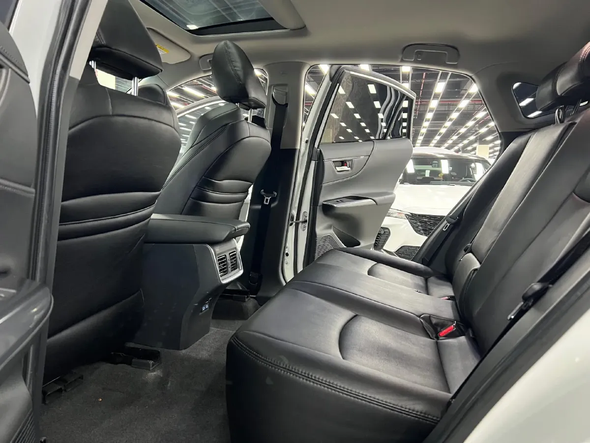 2022 Toyota Harrier 2.0L 171HP L4 CVT,autocango,china used car exporter,china ev exporter,chinese used car exporter,chinese used ev exporter