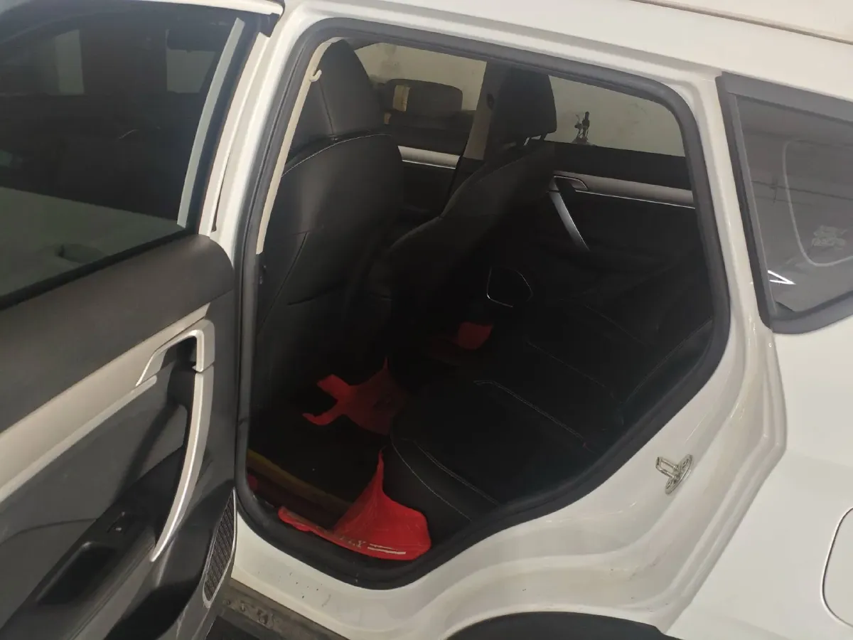 2025 Geely Coolray 1.5L 126HP L4 5MT,autocango,china used car exporter,china ev exporter,chinese used car exporter,chinese used ev exporter