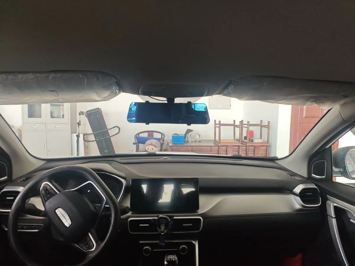 2025 Geely Coolray 1.5L 126HP L4 5MT,autocango,china used car exporter,china ev exporter,chinese used car exporter,chinese used ev exporter