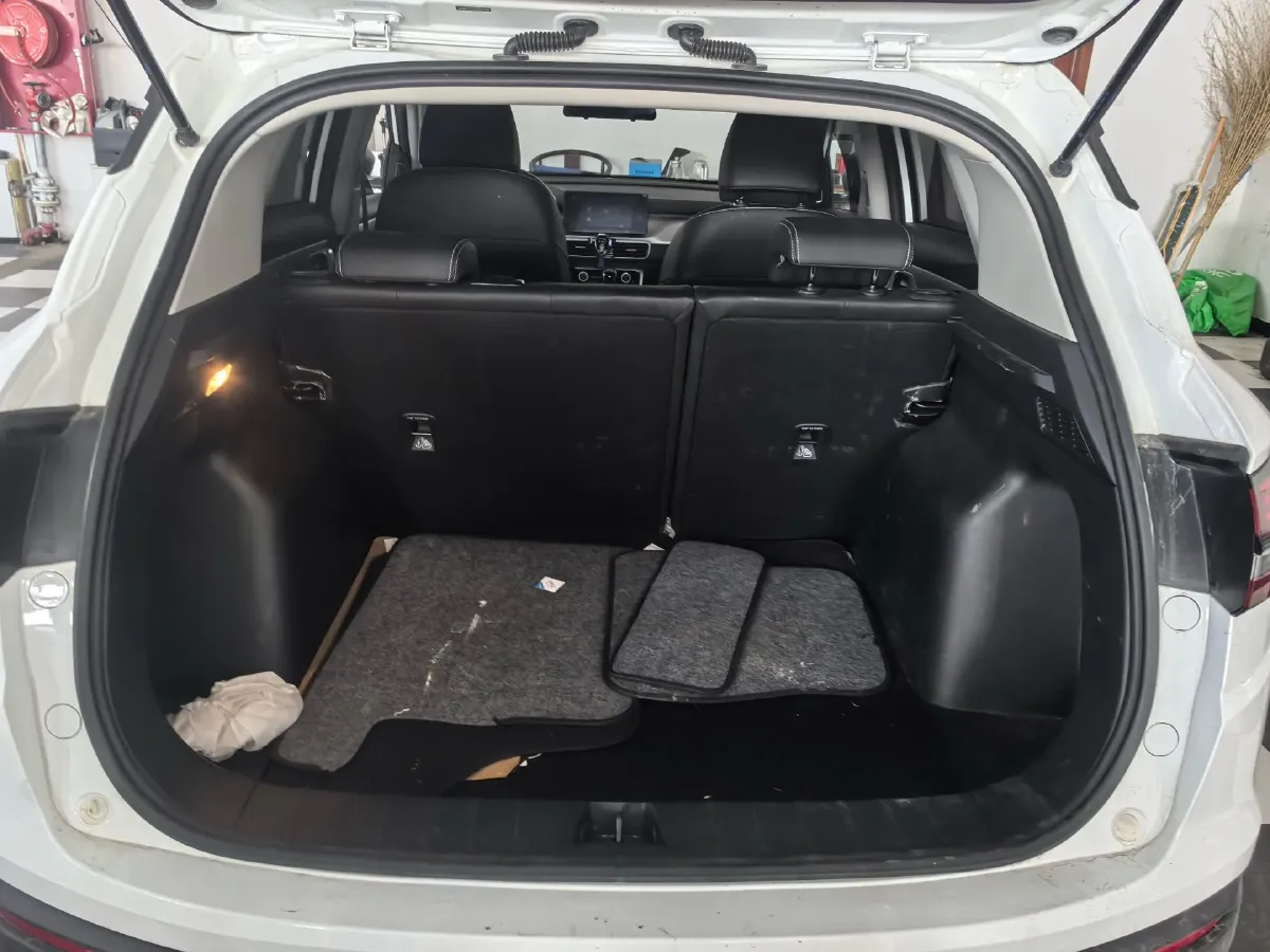 2025 Geely Coolray 1.5L 126HP L4 5MT,autocango,china used car exporter,china ev exporter,chinese used car exporter,chinese used ev exporter