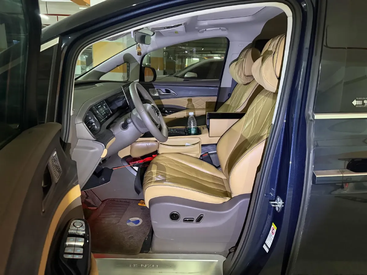 2022 Mercedes-Benz GLC Class 2.0T 197HP L4 9AT,autocango,china used car exporter,china ev exporter,chinese used car exporter,chinese used ev exporter