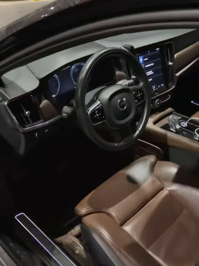 2021 Volvo S90 2.0T 250HP L4 8AT,autocango,china used car exporter,china ev exporter,chinese used car exporter,chinese used ev exporter