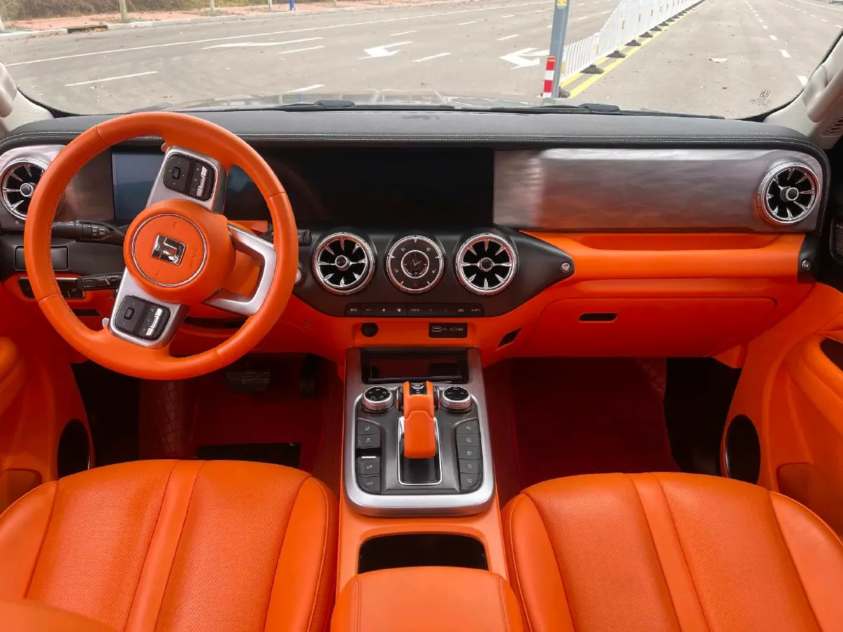 2023 Tank 300 2.0T 227HP L4 8AT,autocango,china used car exporter,china ev exporter,chinese used car exporter,chinese used ev exporter