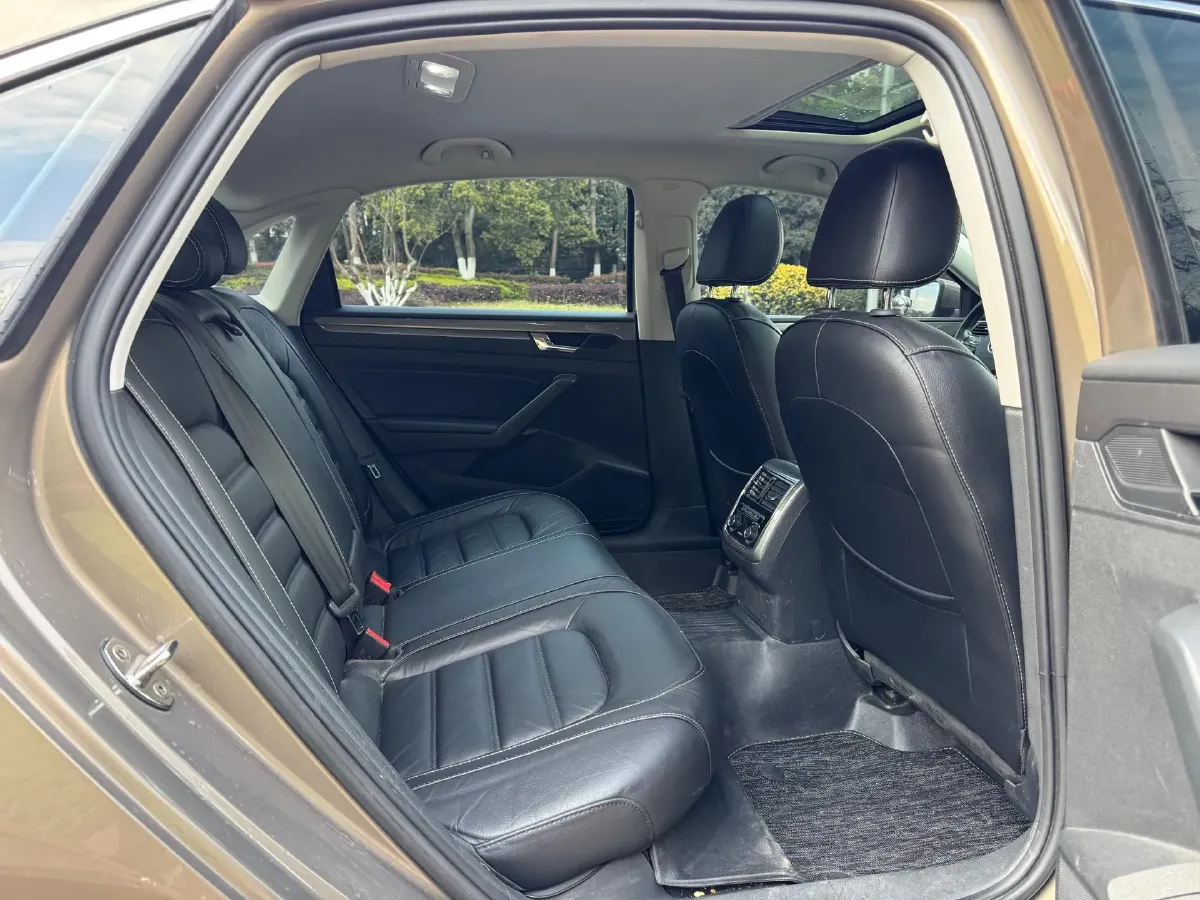 2017 Volkswagen Passat 1.8T 180HP L4 7DCT,autocango,china used car exporter,china ev exporter,chinese used car exporter,chinese used ev exporter