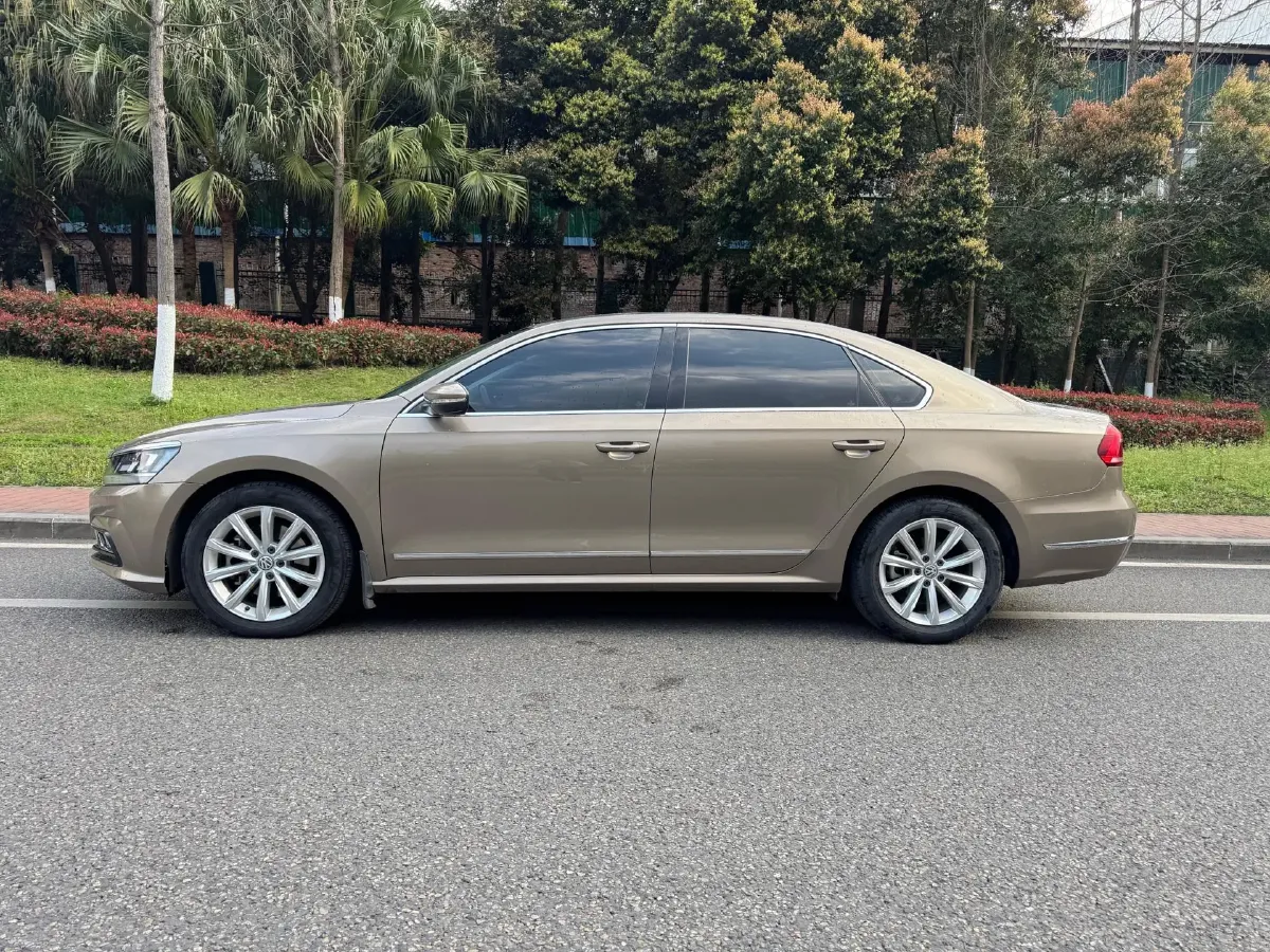 2017 Volkswagen Passat 1.8T 180HP L4 7DCT,autocango,china used car exporter,china ev exporter,chinese used car exporter,chinese used ev exporter