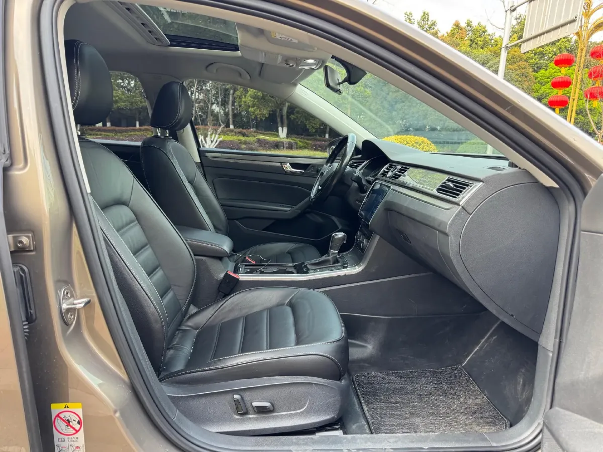 2017 Volkswagen Passat 1.8T 180HP L4 7DCT,autocango,china used car exporter,china ev exporter,chinese used car exporter,chinese used ev exporter