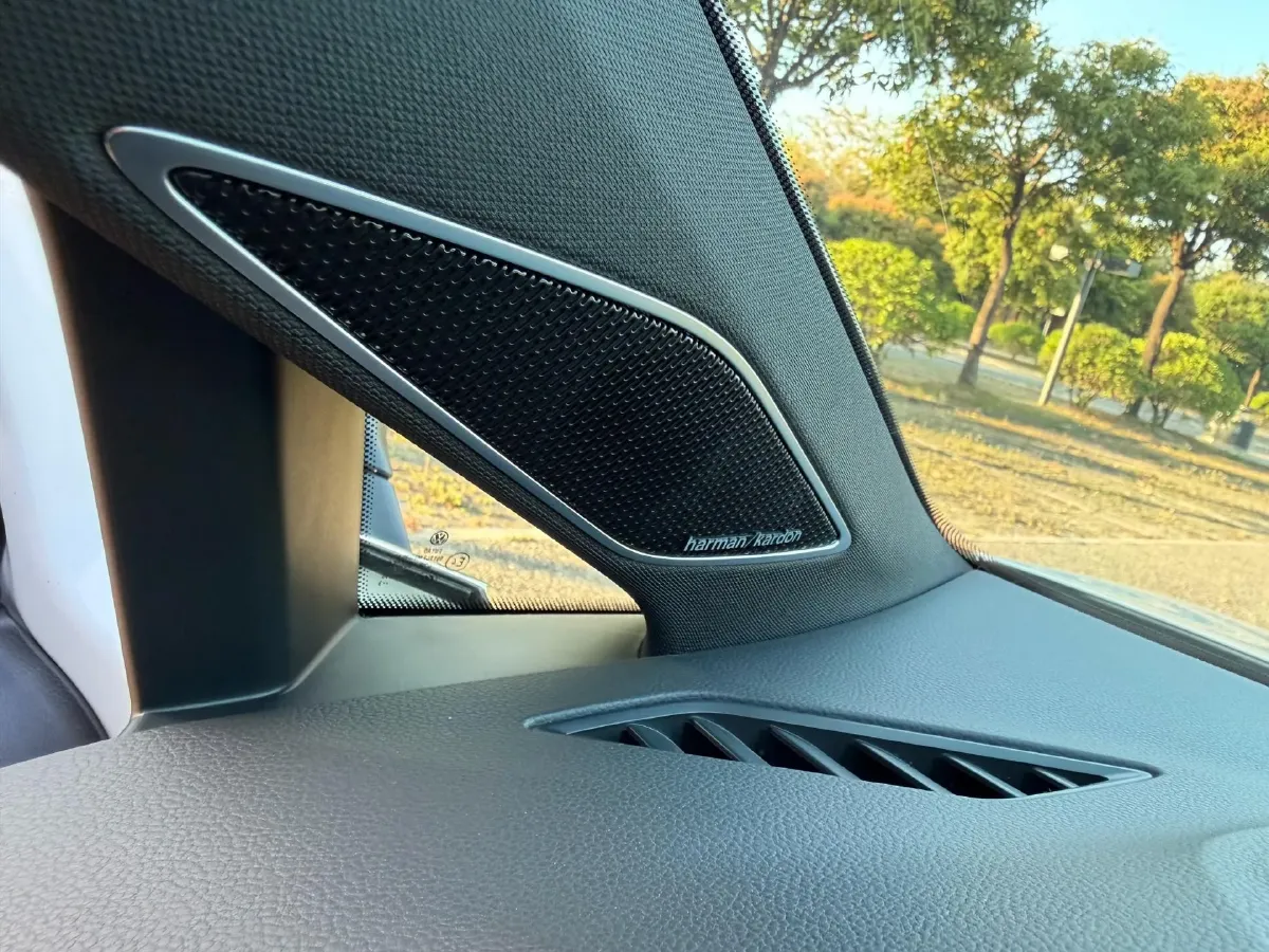 2023 Volkswagen GolfGTI 2.0T 220HP L4 7DCT,autocango,china used car exporter,china ev exporter,chinese used car exporter,chinese used ev exporter