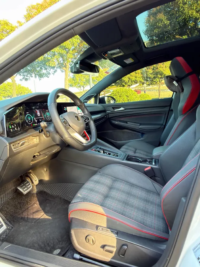 2023 Volkswagen GolfGTI 2.0T 220HP L4 7DCT,autocango,china used car exporter,china ev exporter,chinese used car exporter,chinese used ev exporter