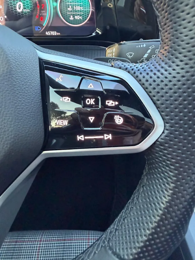 2023 Volkswagen GolfGTI 2.0T 220HP L4 7DCT,autocango,china used car exporter,china ev exporter,chinese used car exporter,chinese used ev exporter