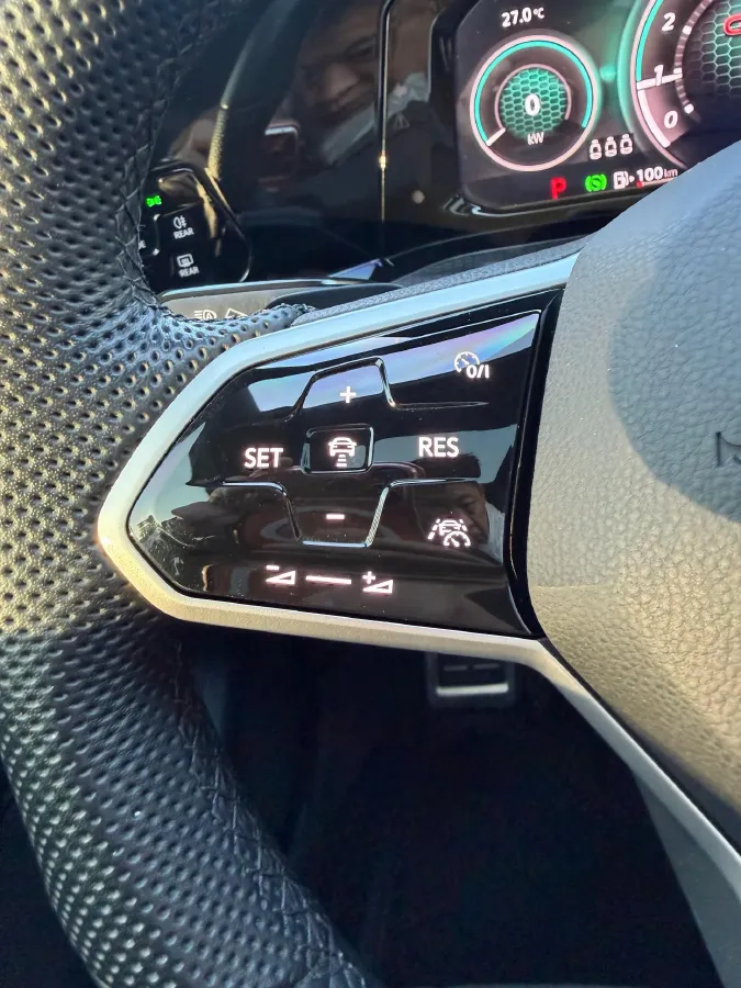 2023 Volkswagen GolfGTI 2.0T 220HP L4 7DCT,autocango,china used car exporter,china ev exporter,chinese used car exporter,chinese used ev exporter