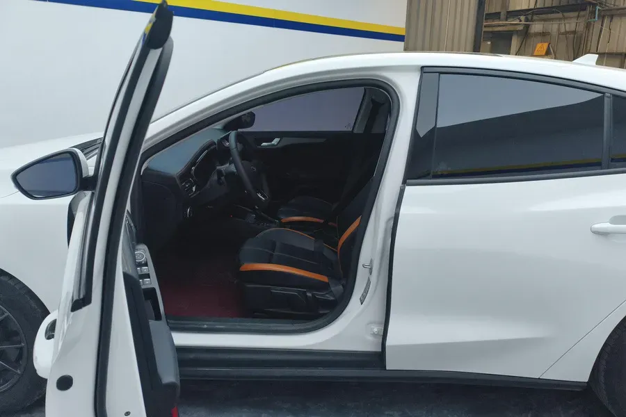 2022 Ford Focus 1.5T 177HP L4 6AT,autocango,china used car exporter,china ev exporter,chinese used car exporter,chinese used ev exporter