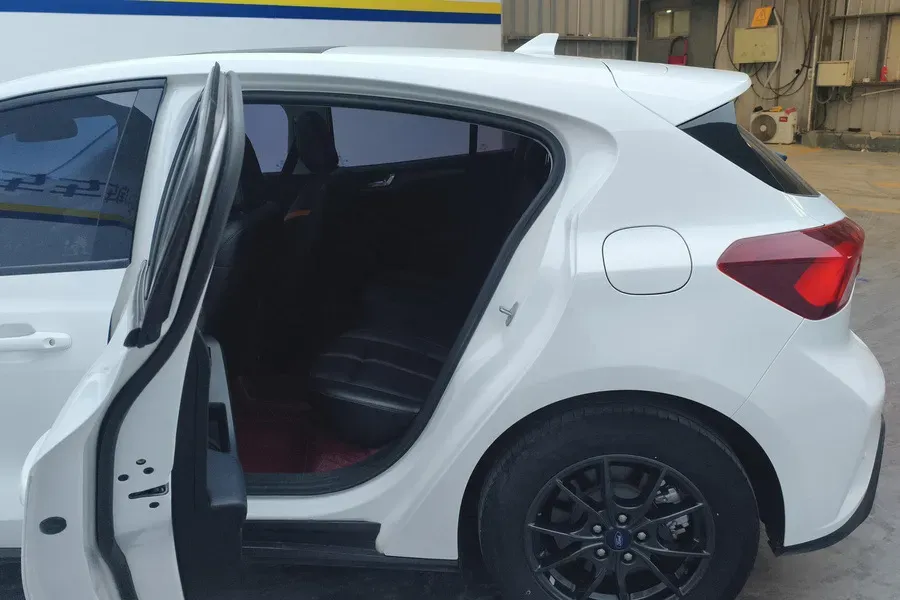 2022 Ford Focus 1.5T 177HP L4 6AT,autocango,china used car exporter,china ev exporter,chinese used car exporter,chinese used ev exporter