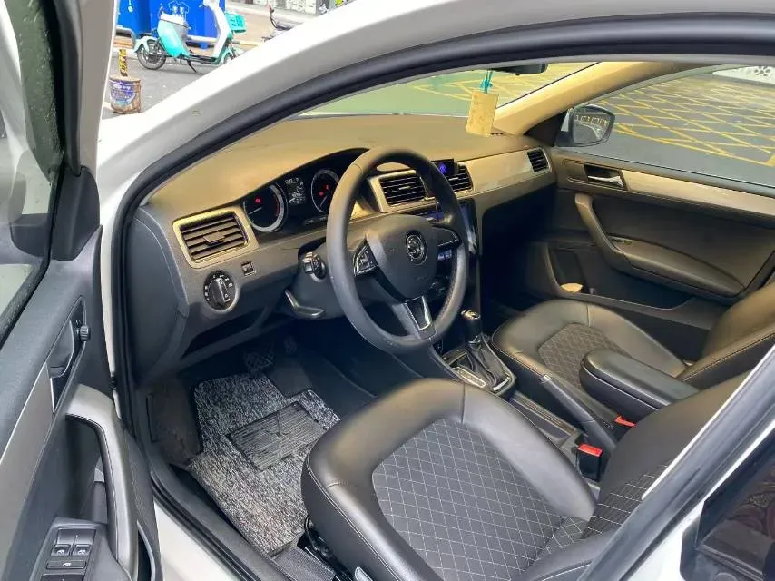 2019 Skoda Rapid Spaceback 1.5L 110HP L4 6AT,autocango,china used car exporter,china ev exporter,chinese used car exporter,chinese used ev exporter