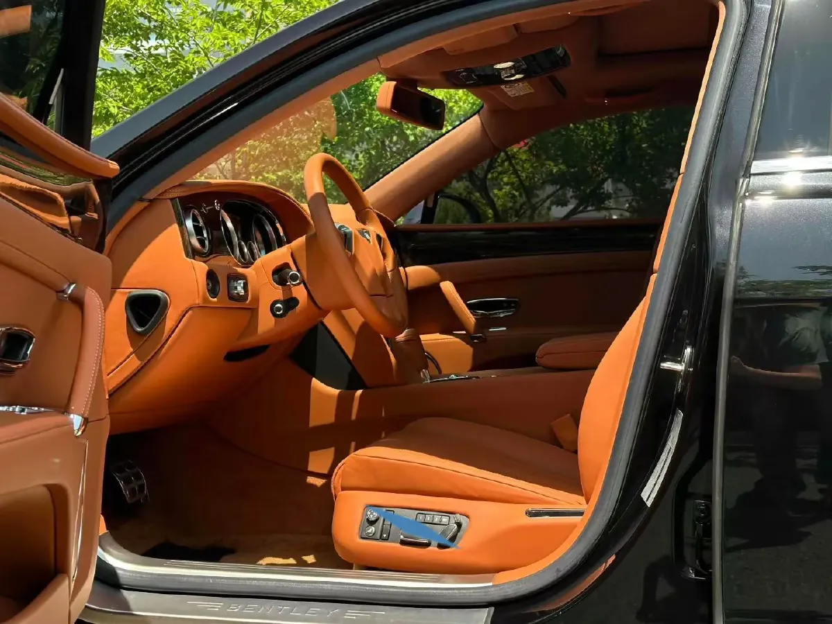 2017 Bentley Flying Spur 4.0T 507HP V8 8AT,autocango,china used car exporter,china ev exporter,chinese used car exporter,chinese used ev exporter