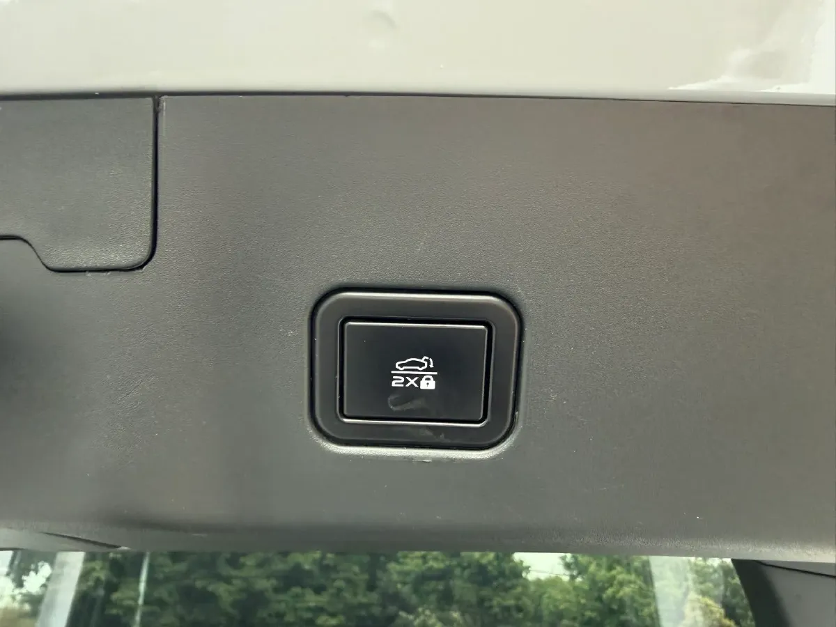 2022 ChangAn UNI-V 1.5T 188HP L4 7DCT,autocango,china used car exporter,china ev exporter,chinese used car exporter,chinese used ev exporter