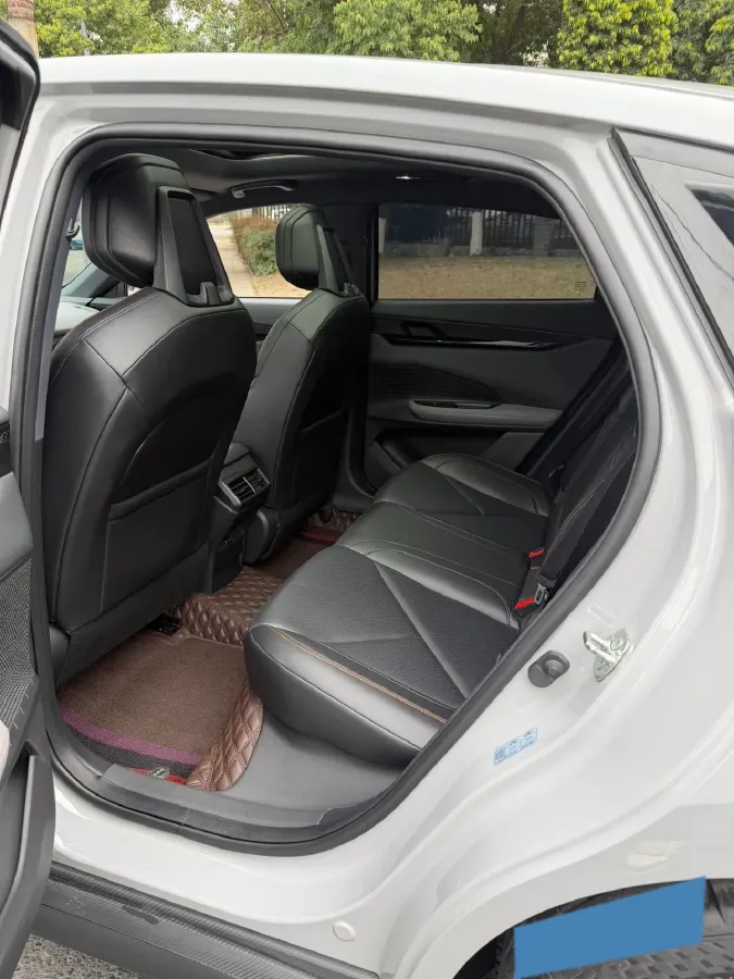 2022 ChangAn UNI-V 1.5T 188HP L4 7DCT,autocango,china used car exporter,china ev exporter,chinese used car exporter,chinese used ev exporter