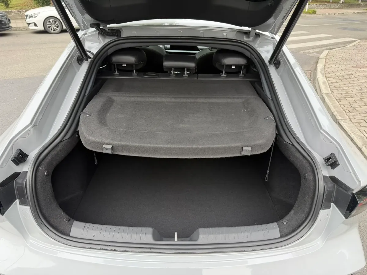 2022 ChangAn UNI-V 1.5T 188HP L4 7DCT,autocango,china used car exporter,china ev exporter,chinese used car exporter,chinese used ev exporter