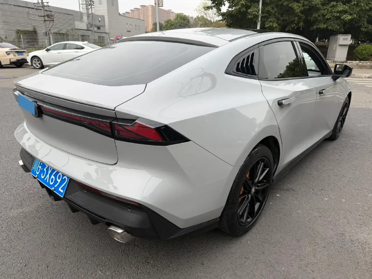 2022 ChangAn UNI-V 1.5T 188HP L4 7DCT,autocango,china used car exporter,china ev exporter,chinese used car exporter,chinese used ev exporter