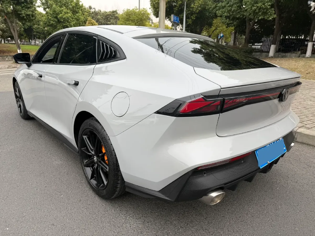 2022 ChangAn UNI-V 1.5T 188HP L4 7DCT,autocango,china used car exporter,china ev exporter,chinese used car exporter,chinese used ev exporter