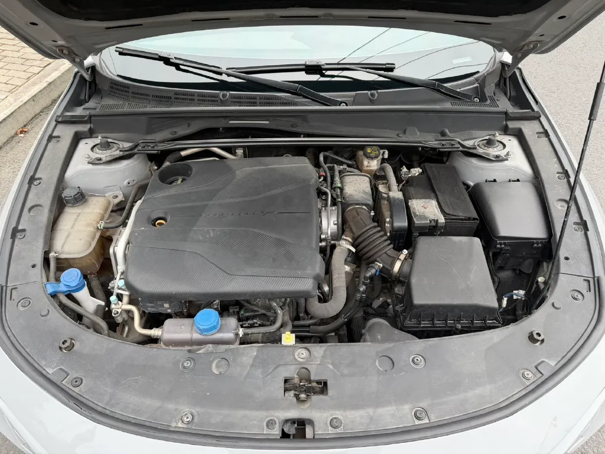 2022 ChangAn UNI-V 1.5T 188HP L4 7DCT,autocango,china used car exporter,china ev exporter,chinese used car exporter,chinese used ev exporter