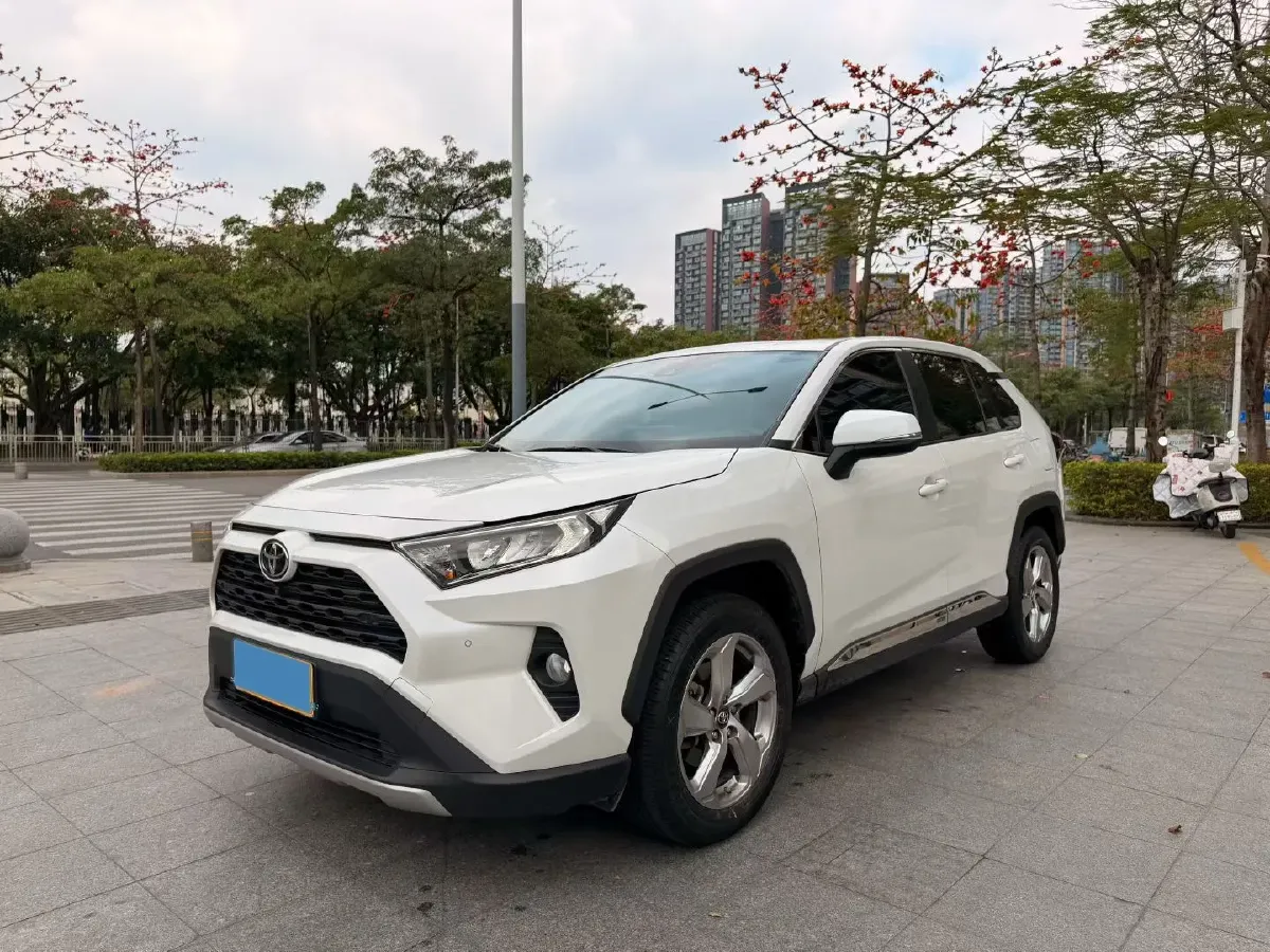 2022 Toyota RAV4 2.0L 171HP L4 CVT,autocango,china used car exporter,china ev exporter,chinese used car exporter,chinese used ev exporter
