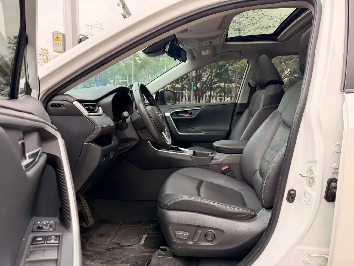 2022 Toyota RAV4 2.0L 171HP L4 CVT,autocango,china used car exporter,china ev exporter,chinese used car exporter,chinese used ev exporter