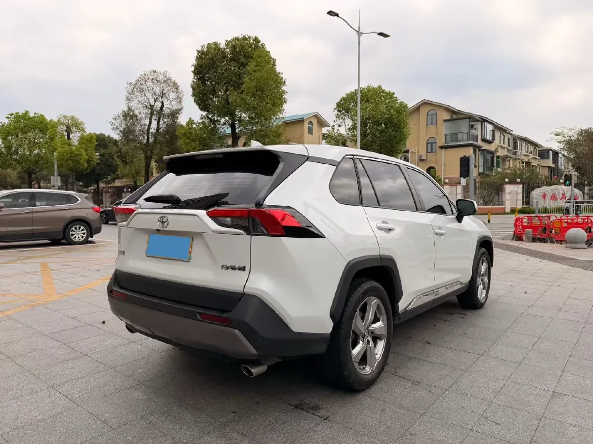 2022 Toyota RAV4 2.0L 171HP L4 CVT,autocango,china used car exporter,china ev exporter,chinese used car exporter,chinese used ev exporter