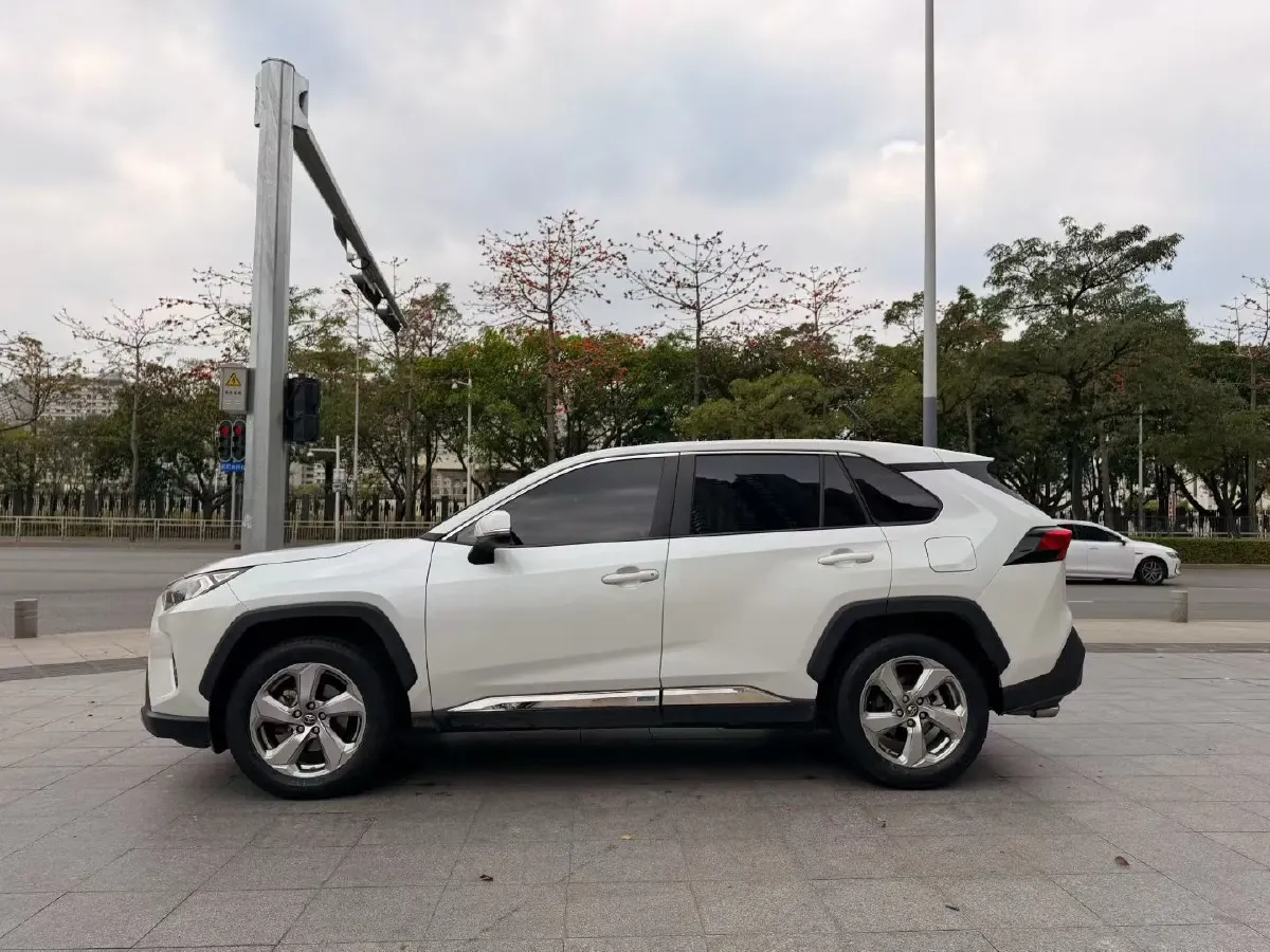 2022 Toyota RAV4 2.0L 171HP L4 CVT,autocango,china used car exporter,china ev exporter,chinese used car exporter,chinese used ev exporter