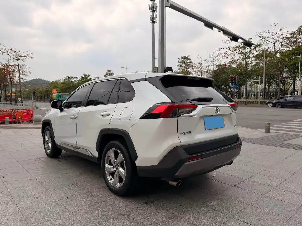2022 Toyota RAV4 2.0L 171HP L4 CVT,autocango,china used car exporter,china ev exporter,chinese used car exporter,chinese used ev exporter