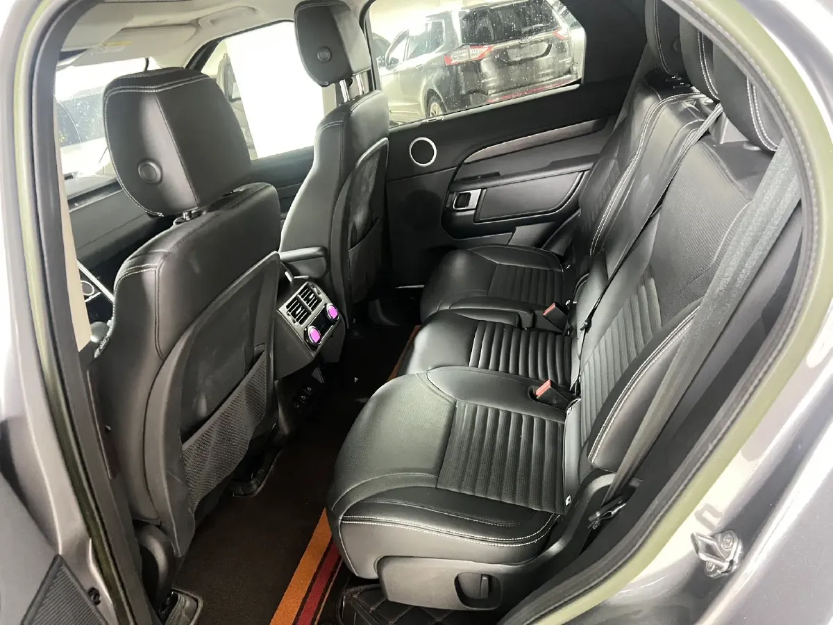 2023 Land Rover Discovery 2.0T 300HP L4 8AT,autocango,china used car exporter,china ev exporter,chinese used car exporter,chinese used ev exporter