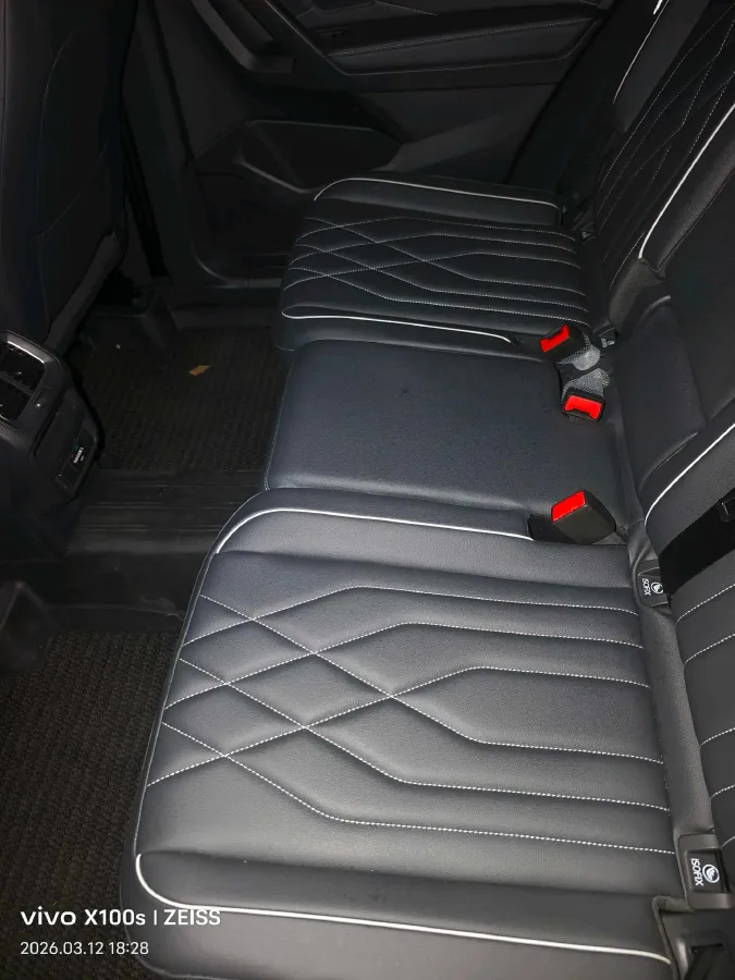 2024 Volkswagen Tiguan L 2.0T 186HP L4 7DCT,autocango,china used car exporter,china ev exporter,chinese used car exporter,chinese used ev exporter