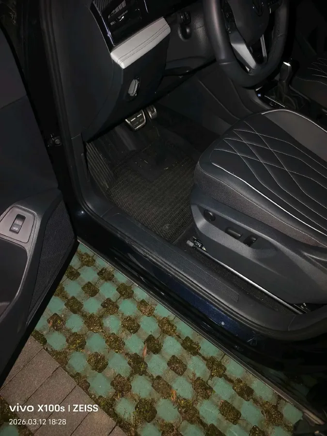 2024 Volkswagen Tiguan L 2.0T 186HP L4 7DCT,autocango,china used car exporter,china ev exporter,chinese used car exporter,chinese used ev exporter