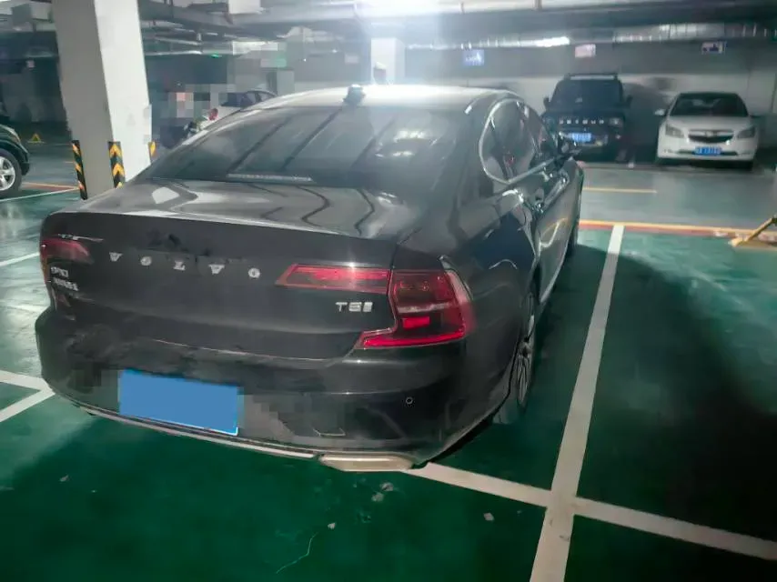 2020 Volvo S90 2.0T 254HP L4 8AT,autocango,china used car exporter,china ev exporter,chinese used car exporter,chinese used ev exporter